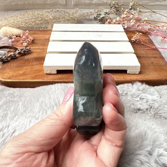 Gorgeous Fluorite Bear Carving - Picture 7 of 8